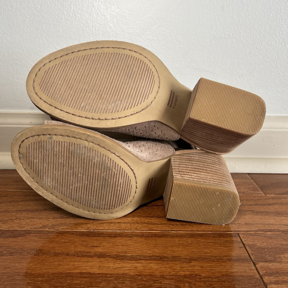 Toms Shoes Grenada Suede Chunky Heels Taupe Grey Size 6.5 Perforated Open Toe - Picture 8 of 12